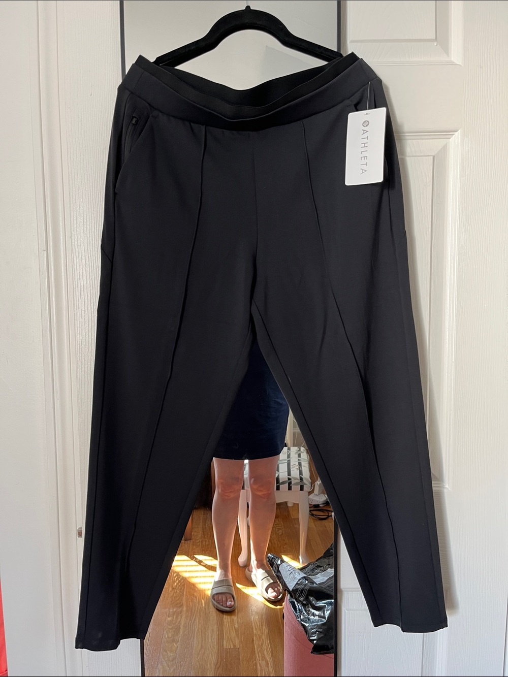 Athleta Venice Pintuck Pant Black Pull-On Tapered NWT M